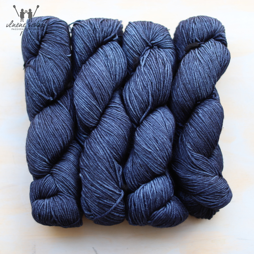 Malabrigo Arroyo 052 Paris Night