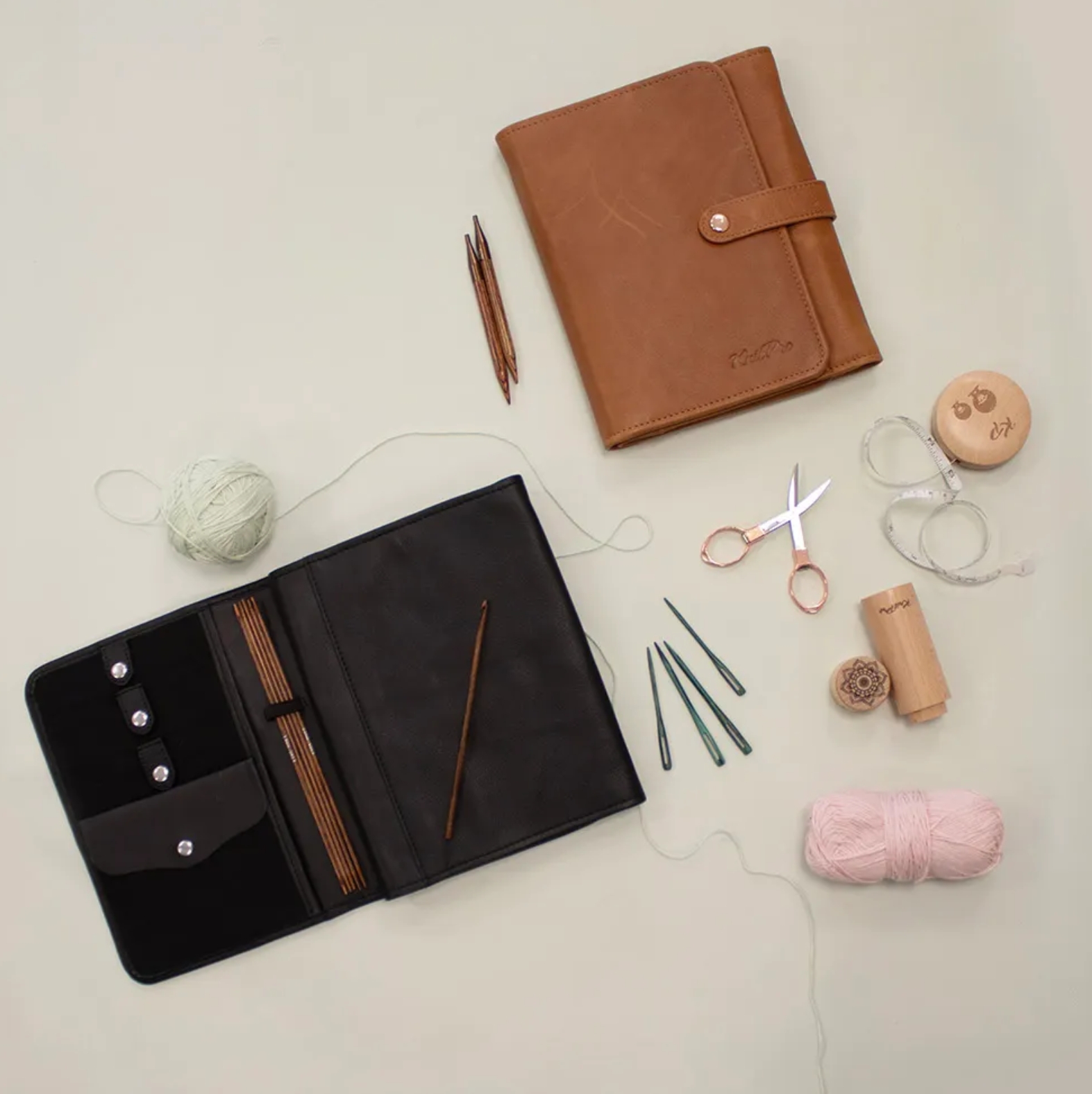 Pouzdro na jehlice Velora černé